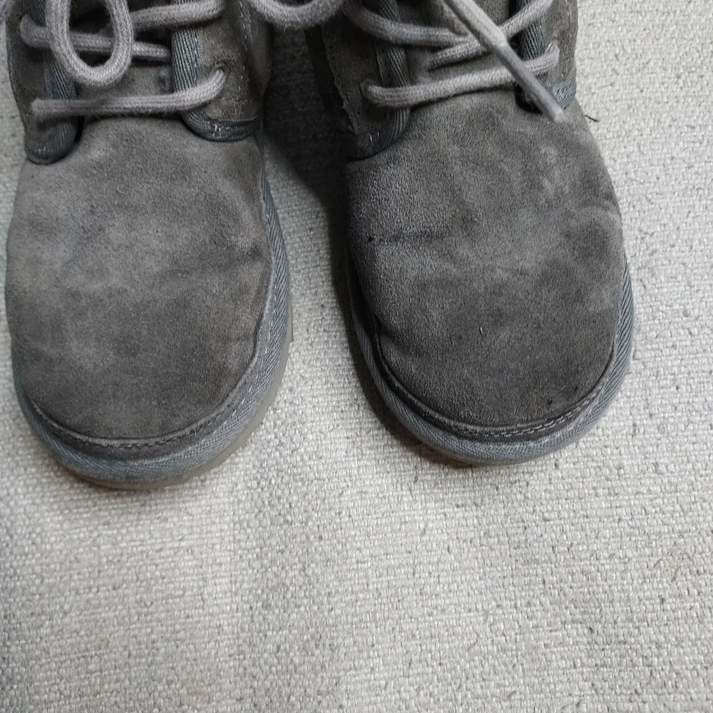 Uggs Neumel 11 Chukka Kids gray boots Sz 1